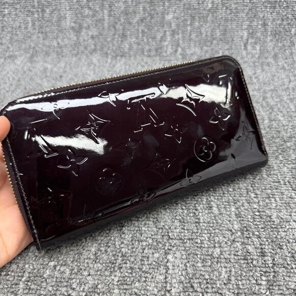 Louis Vuitton Vernis Leather Zippy Wallet 199-082225 - Picture 3 of 11